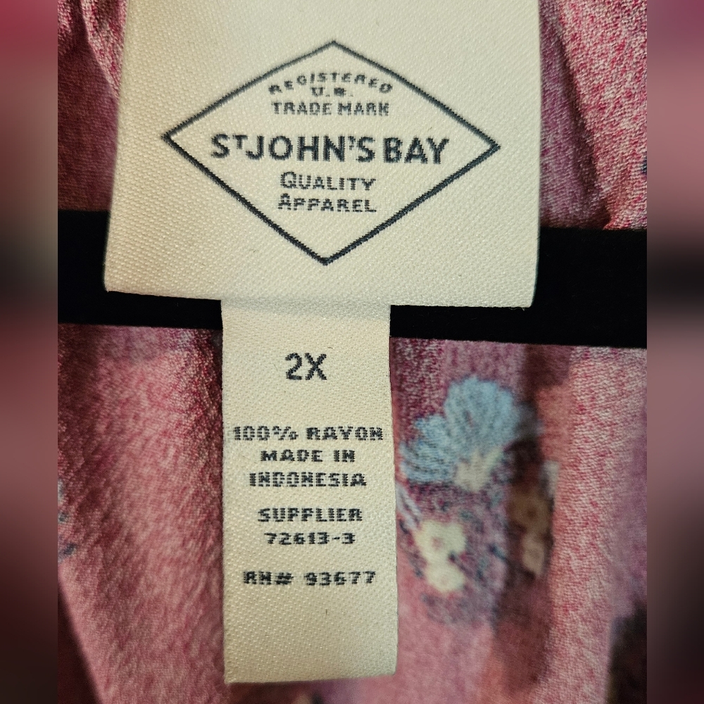 NWOT St. John's Bay Plus Womens V Neck 3/4 Sleeve Blouse Pink - Picture 3 of 7